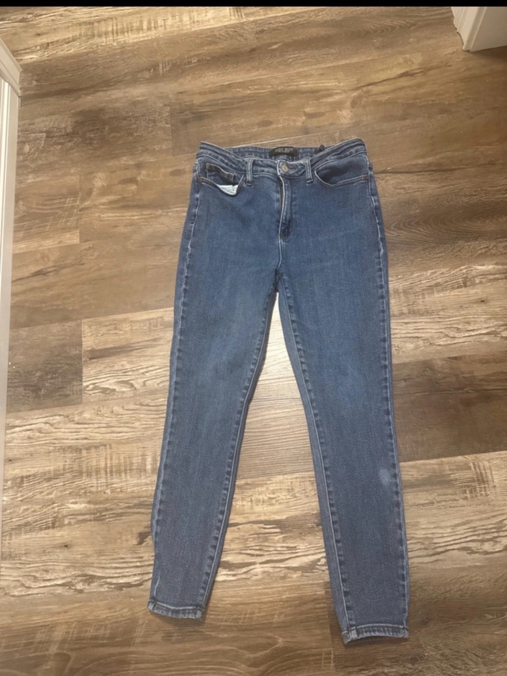 Judy Blue Skinny Jeans in Medium Blue Wash